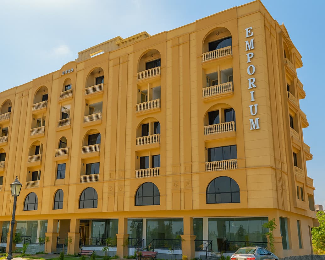 Commercial area buildings in Gulberg Greens