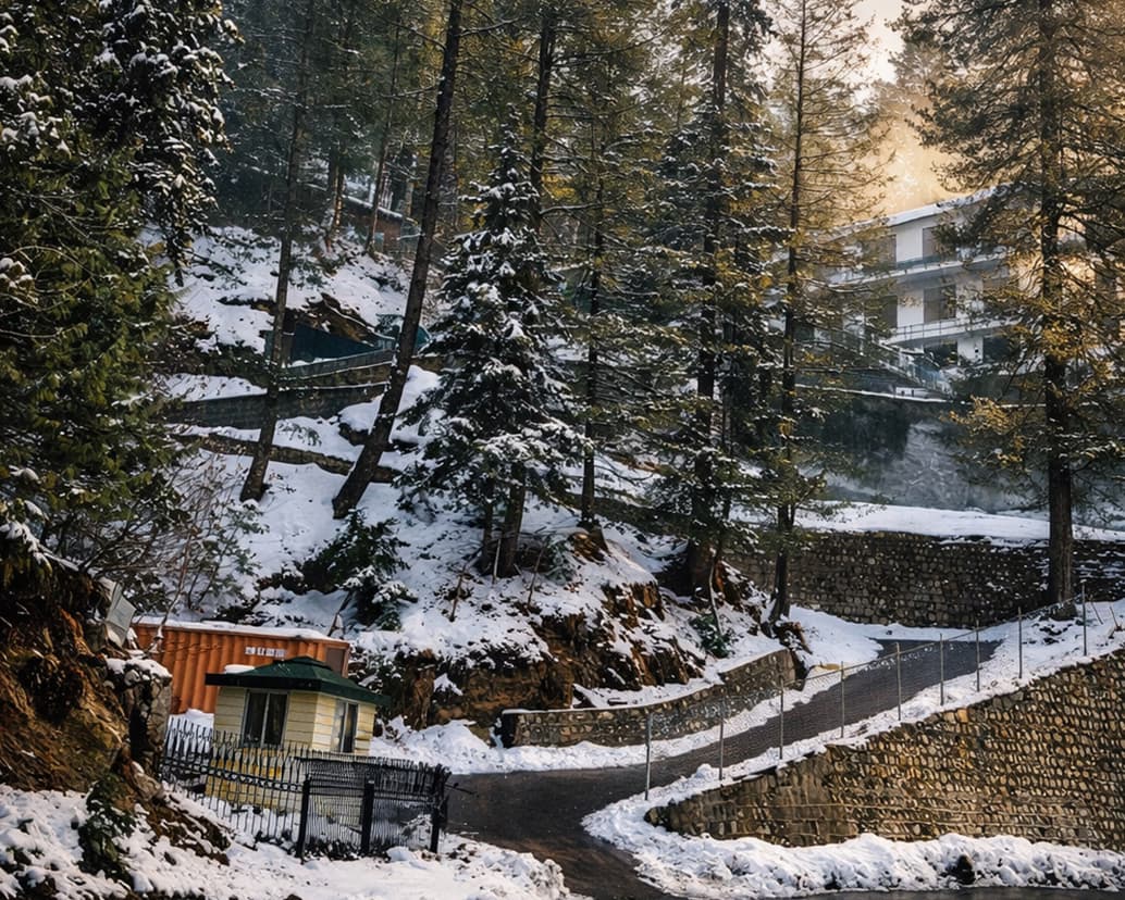Snowfall in Murree, snow-covered streets in Murree